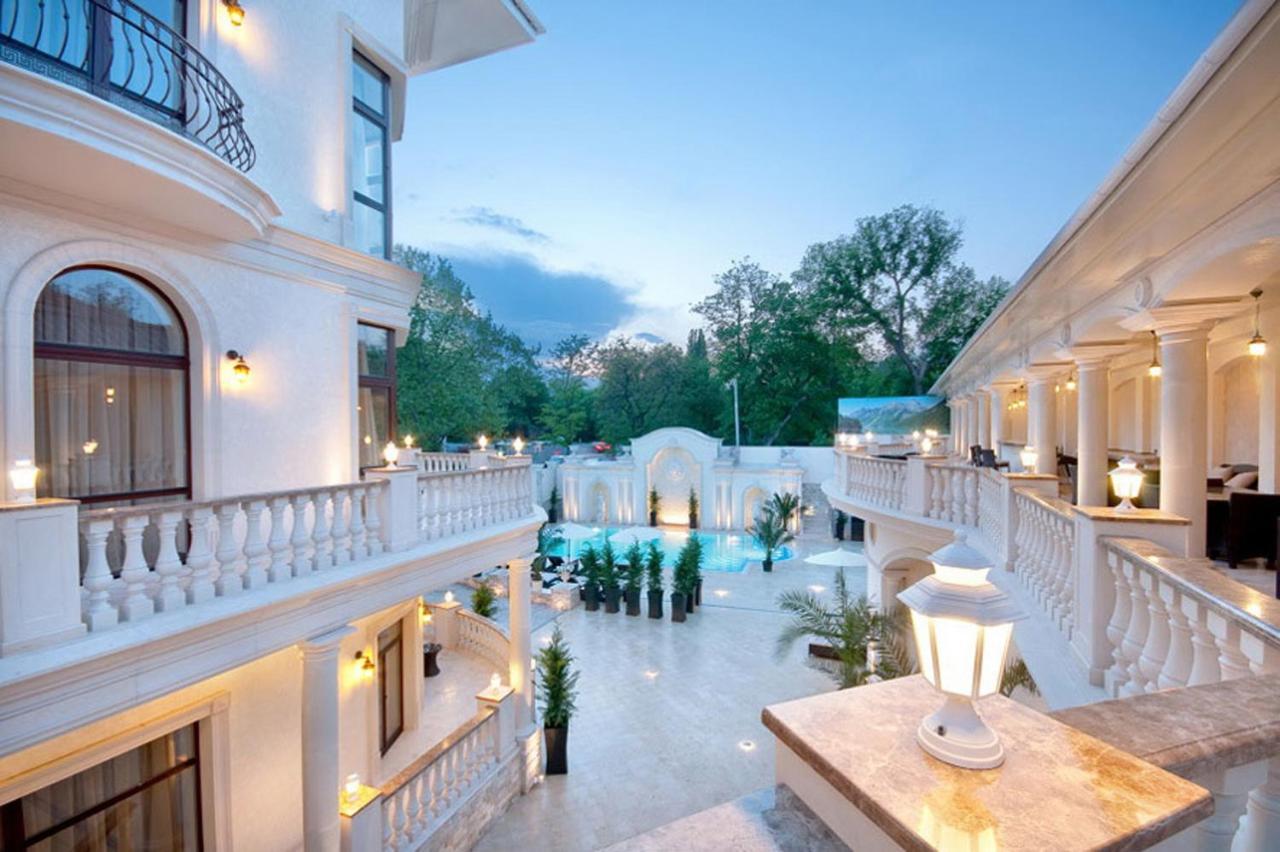 Villa Le Premier - Maestro Odesa Exterior foto